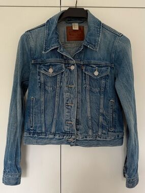 Levi's Vintage-Style Faded Blue Denim Trucker Jacket